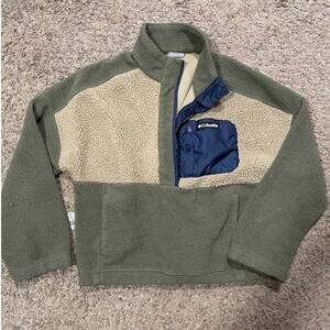 Green Cropped Columbia Sherpa